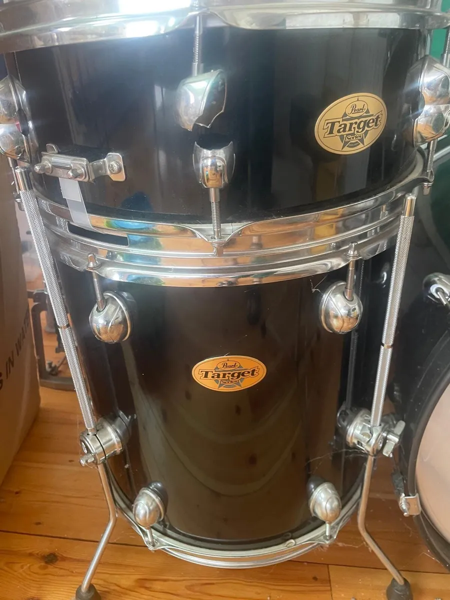 Pearl Target series drums with throne seat - Image 2