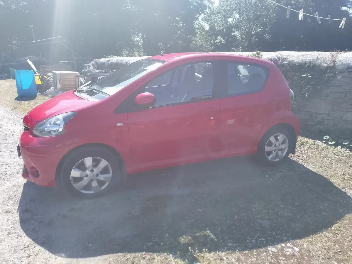 Toyota Aygo 2013 - Image 2