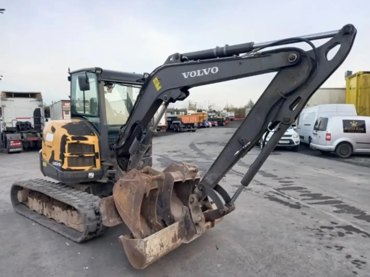 2017 Volvo ECR50D Excavator For Auction - Image 2
