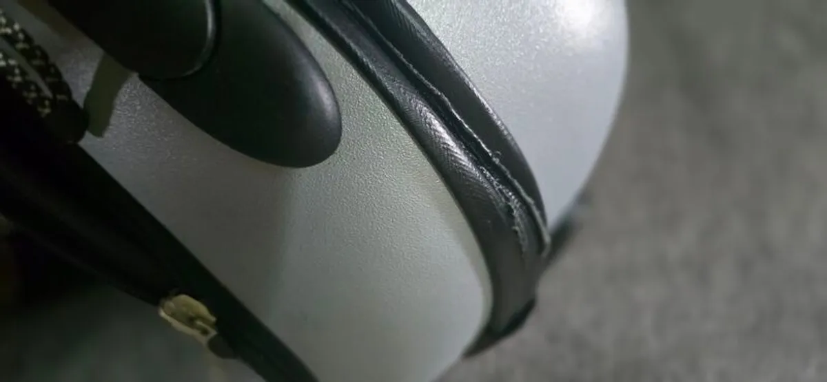 Stylish Lufthansa Cabin luggage for sale - Image 2