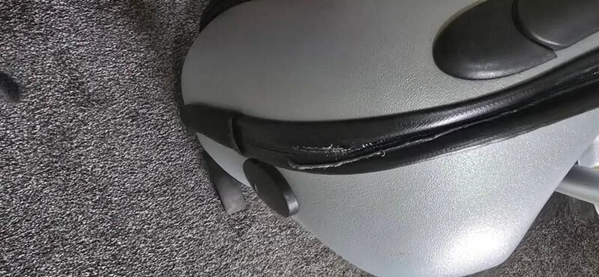 Stylish Lufthansa Cabin luggage for sale - Image 3