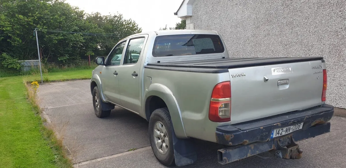 Toyota Hilux 2014 - Image 2