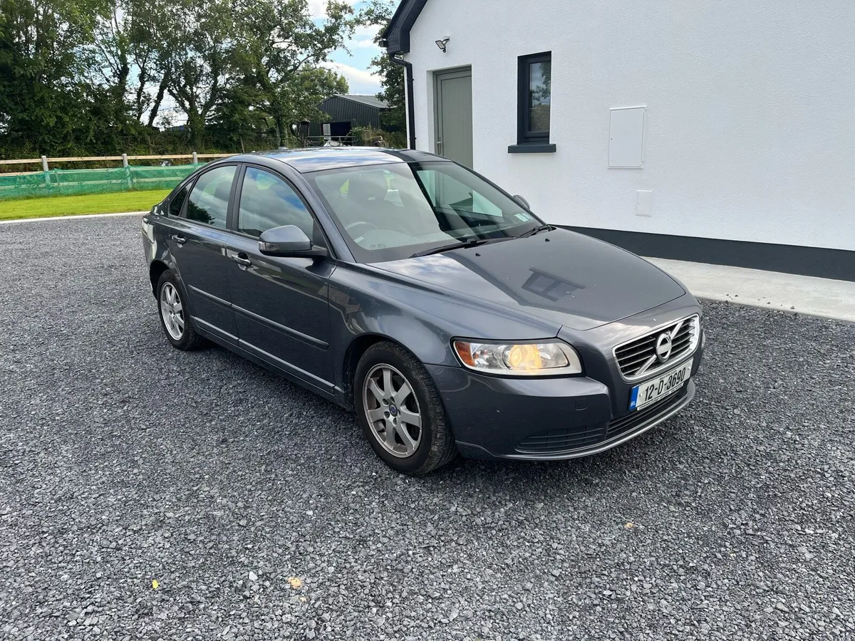 Volvo S40 D3 - Image 1