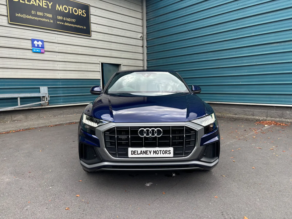 231 Audi Q8 N1 2 Seat Commercial - Image 2