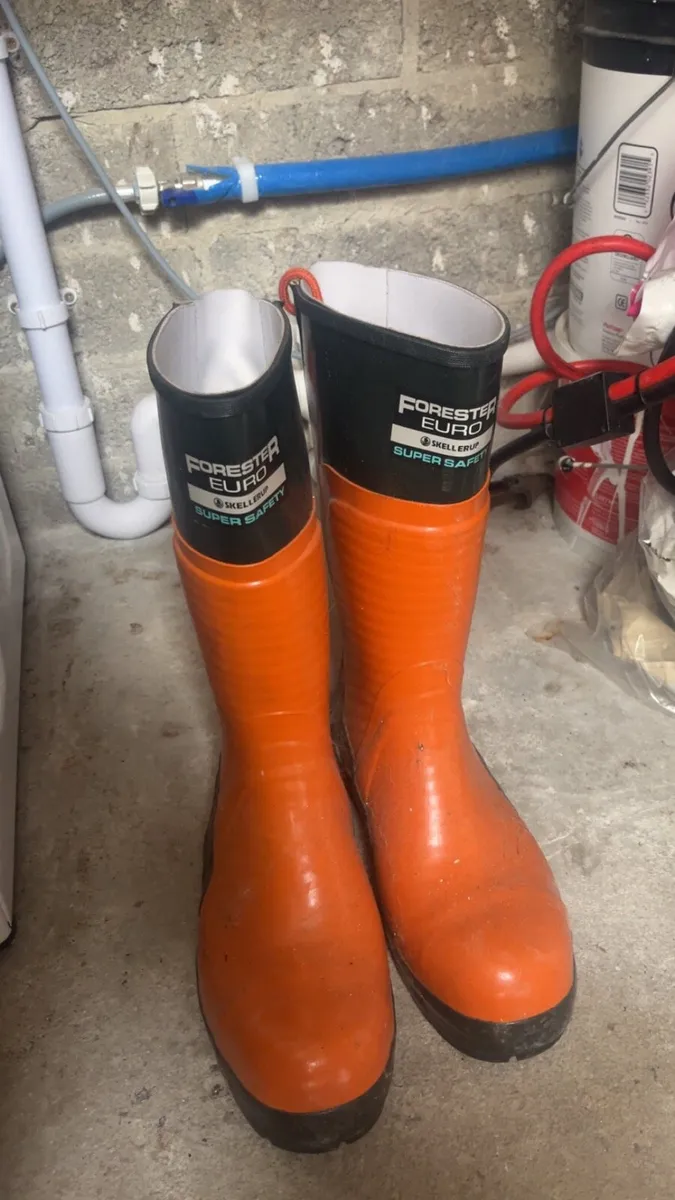 Chainsaw wellies - Image 1