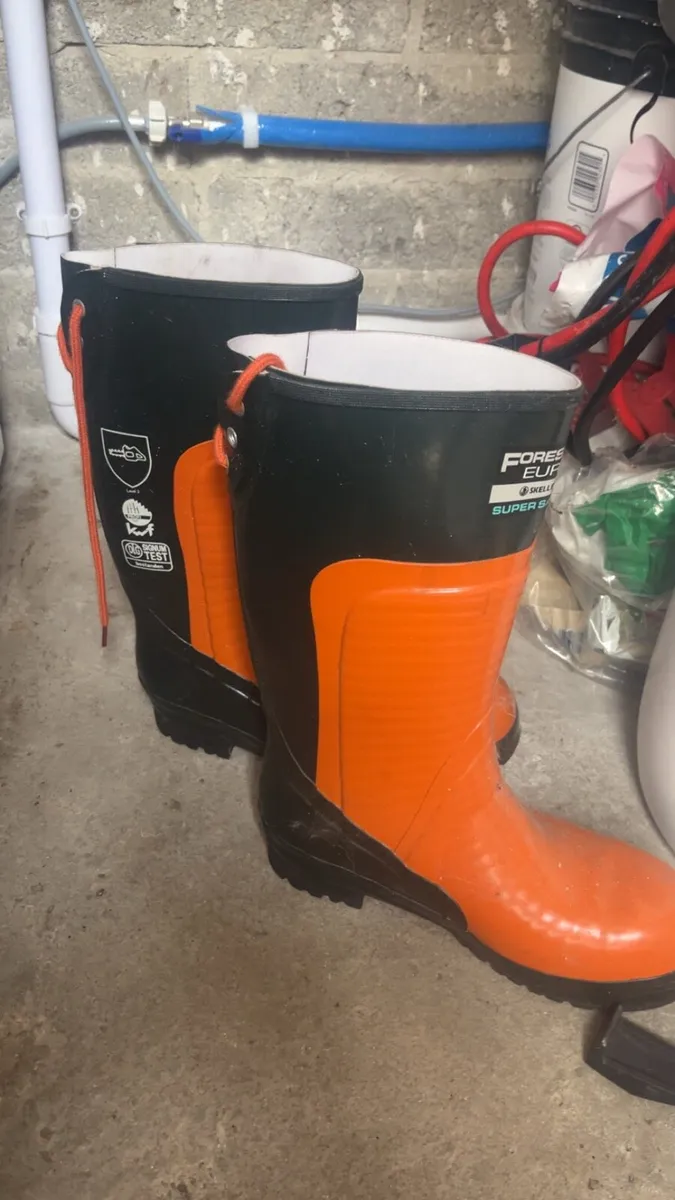 Chainsaw wellies - Image 2