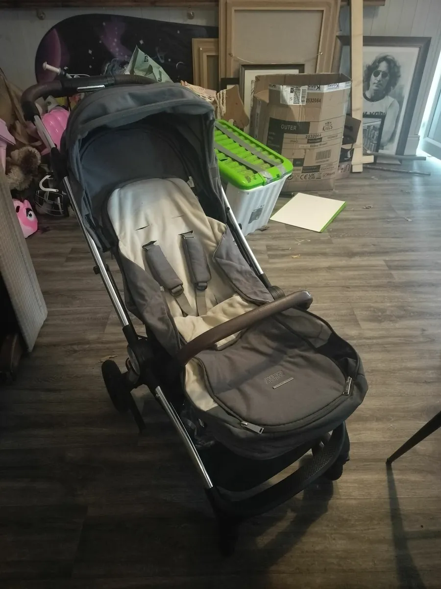 Baby travel system buggy and car seat - Image 3