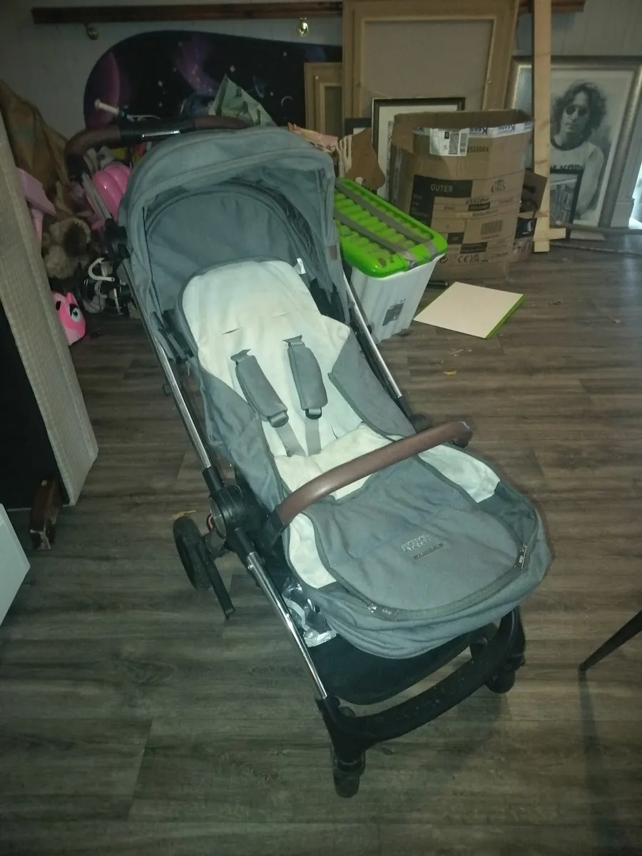 Baby travel system buggy and car seat - Image 4