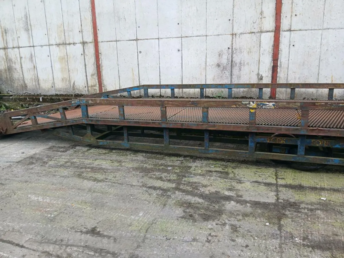 Container loading ramp - Image 3