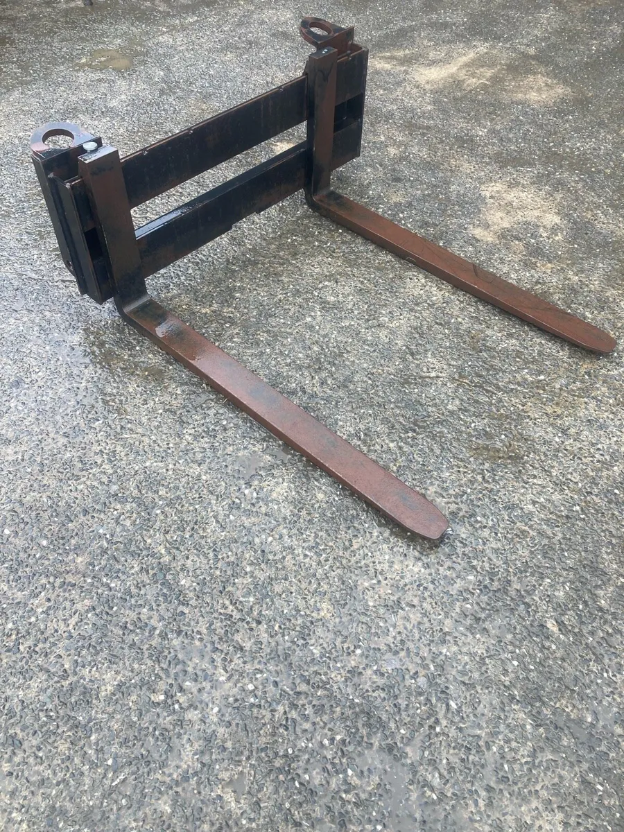 Pin & cone pallet forks / Matbro loader - Image 2