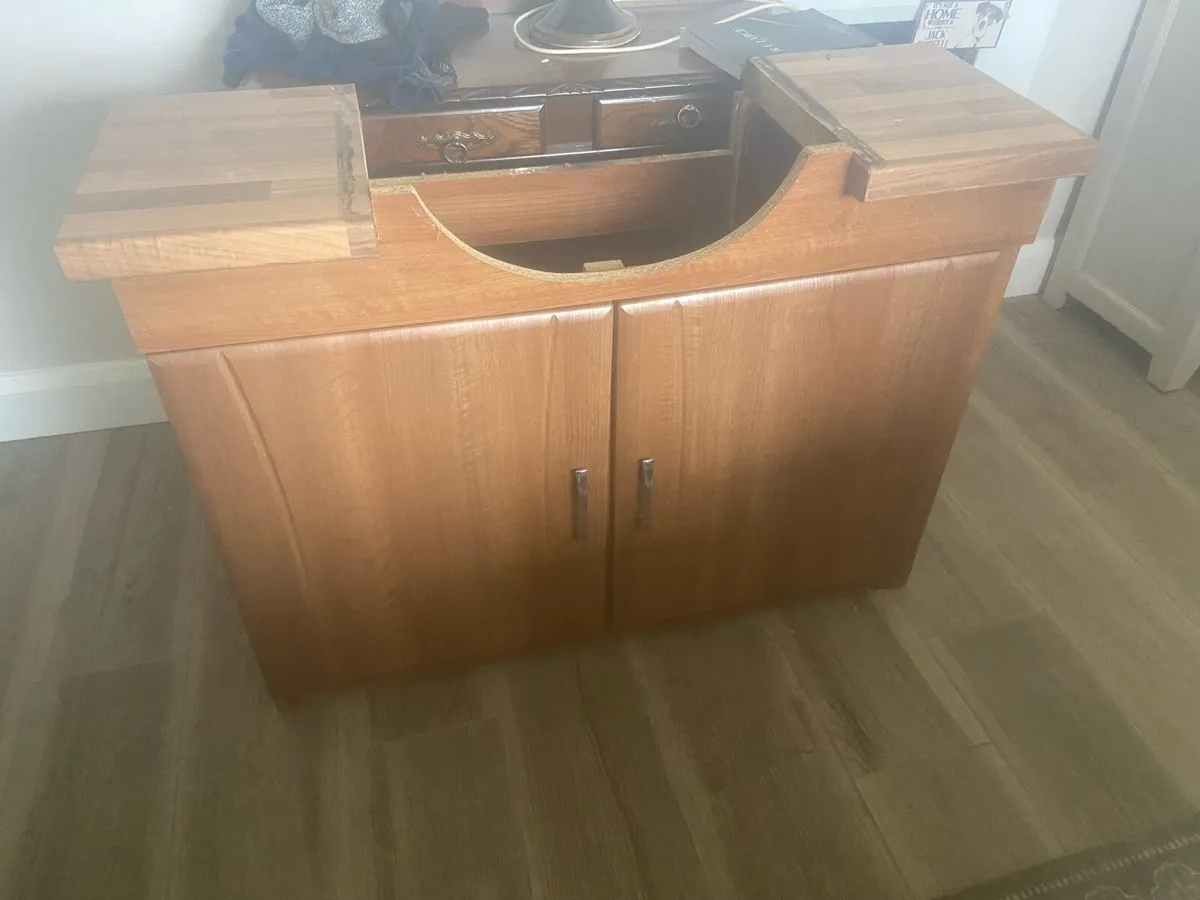 Toilet , shower tray, - Image 1