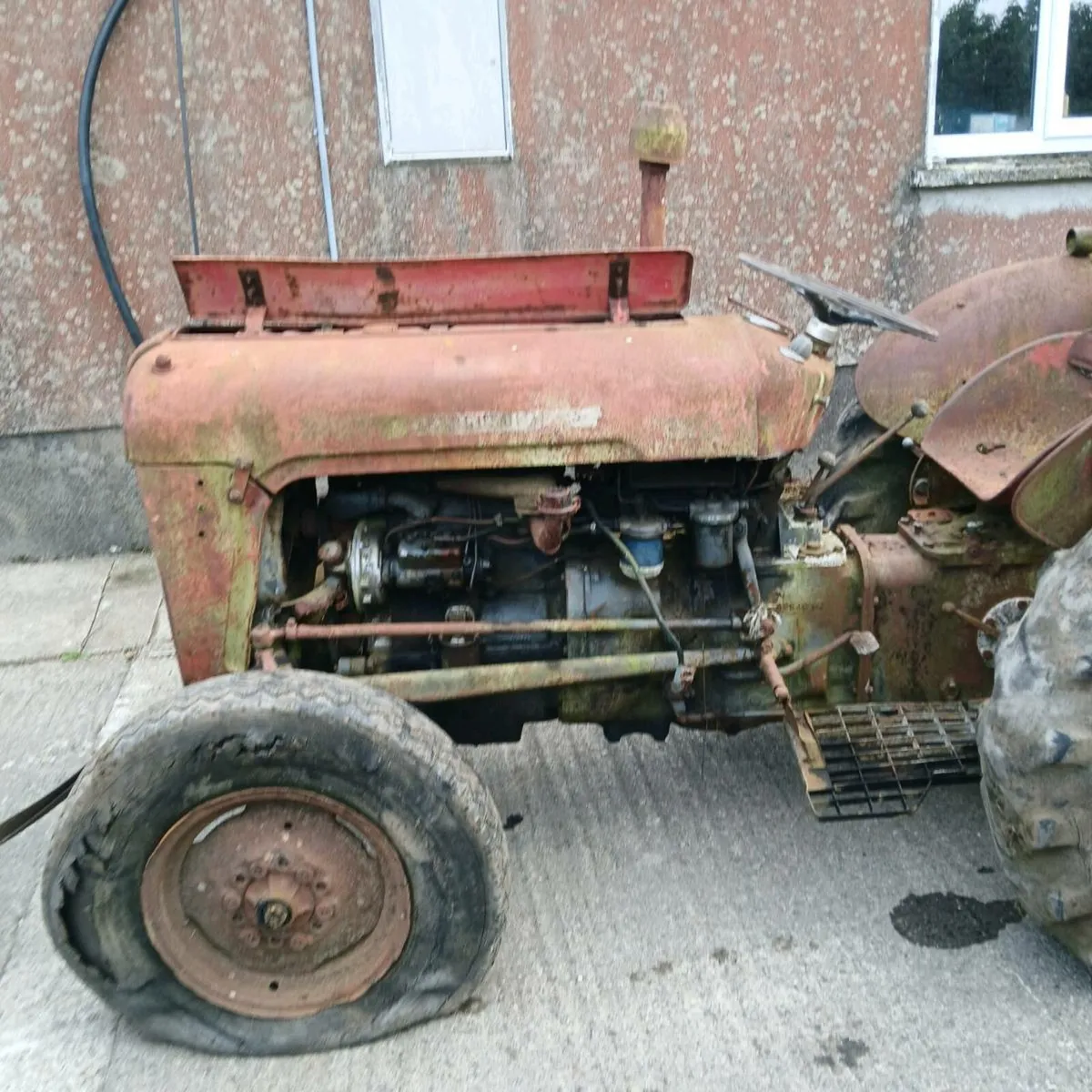 Massey ferguson 35 (3 cylinder) - Image 2