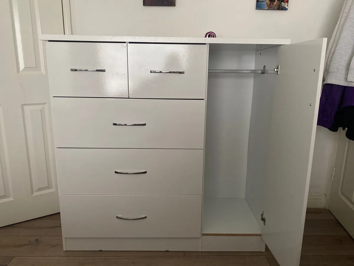 Bedroom unit - Image 1