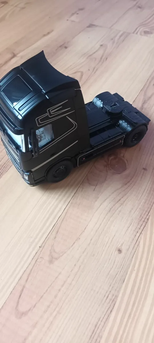 Siku rc volvo lorry - Image 3