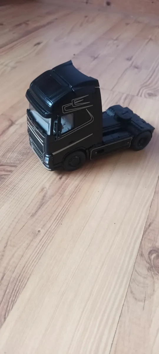 Siku rc volvo lorry - Image 4