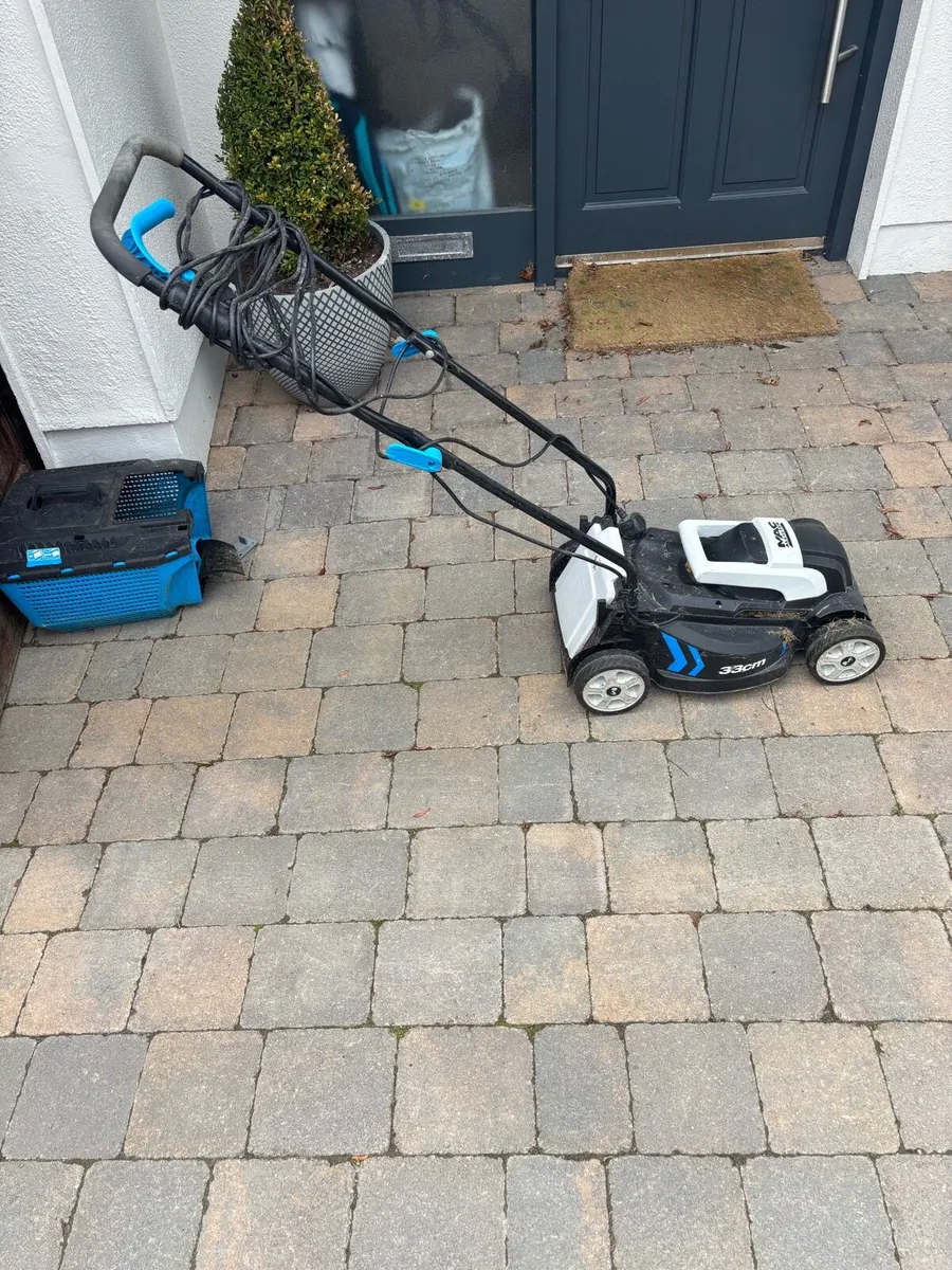 Electric lawnmower - Image 1