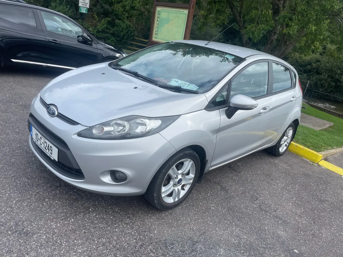 Ford Fiesta 2010 - Image 2