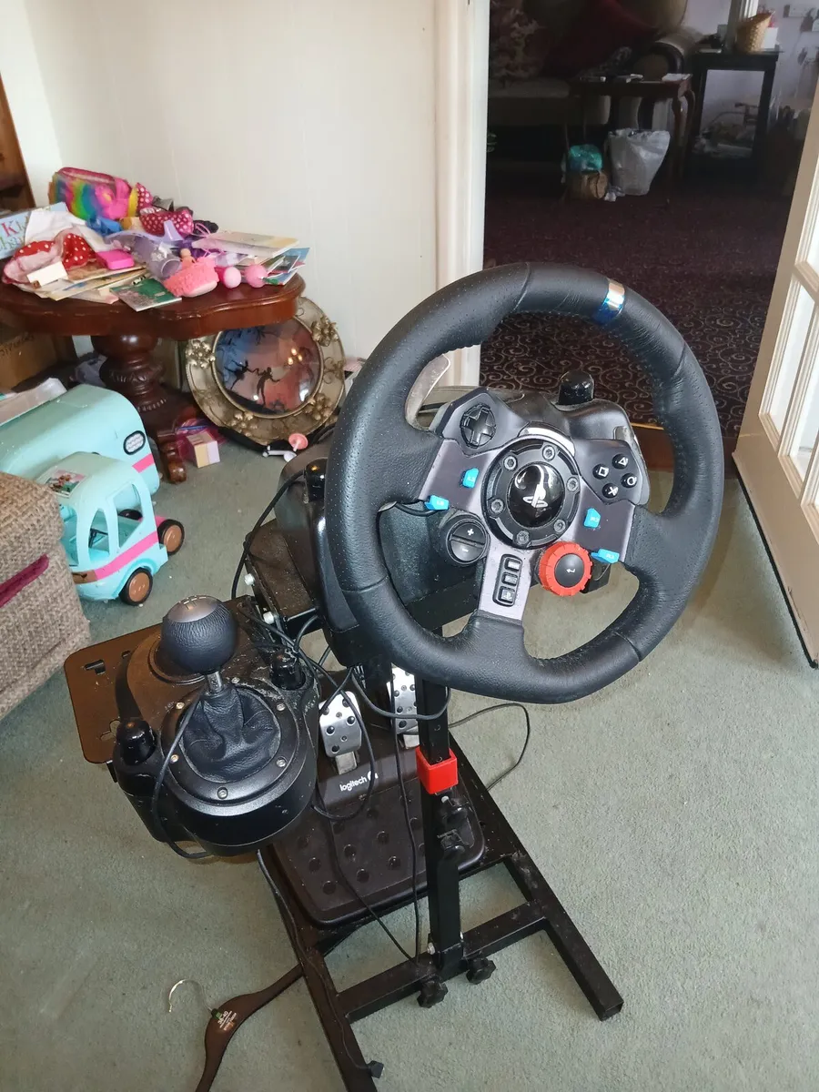 Logitech g29  with stand and shifter - Image 2