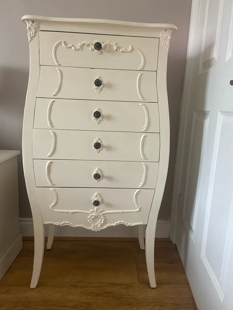 Chest of Drawers - Image 1