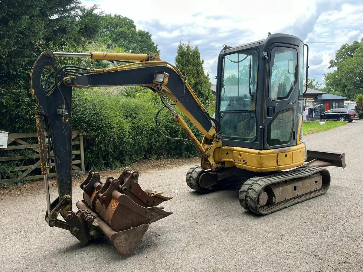 Komatsu PC27 - Image 2
