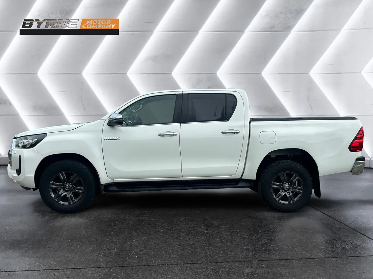 TOYOTA HILUX 2.4D ICON MANUAL, 2022 - Image 2