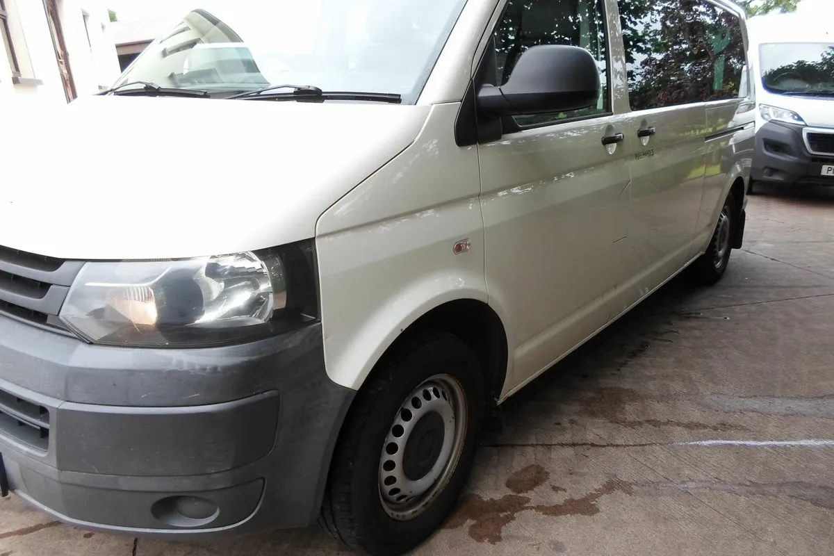 Volkswagen Transporter 2011 - Image 3