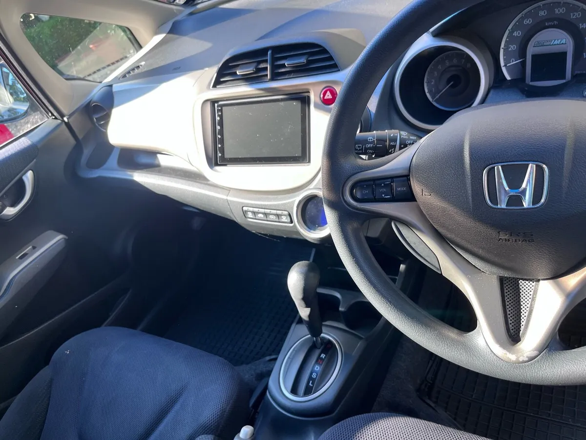 Honda Fit (2011) - Image 2