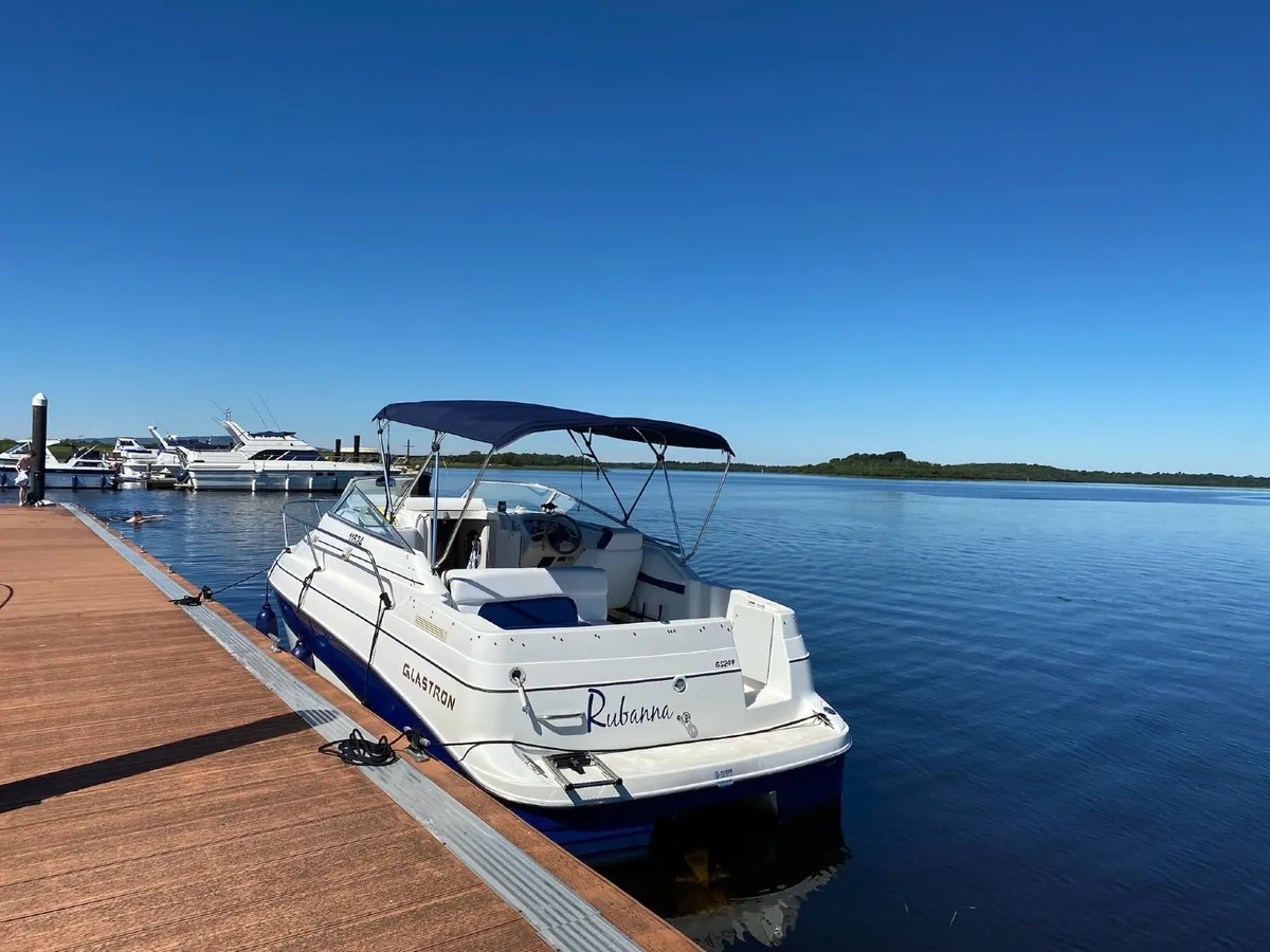 2001 Glastron GS249 Sports Cruiser - Image 3