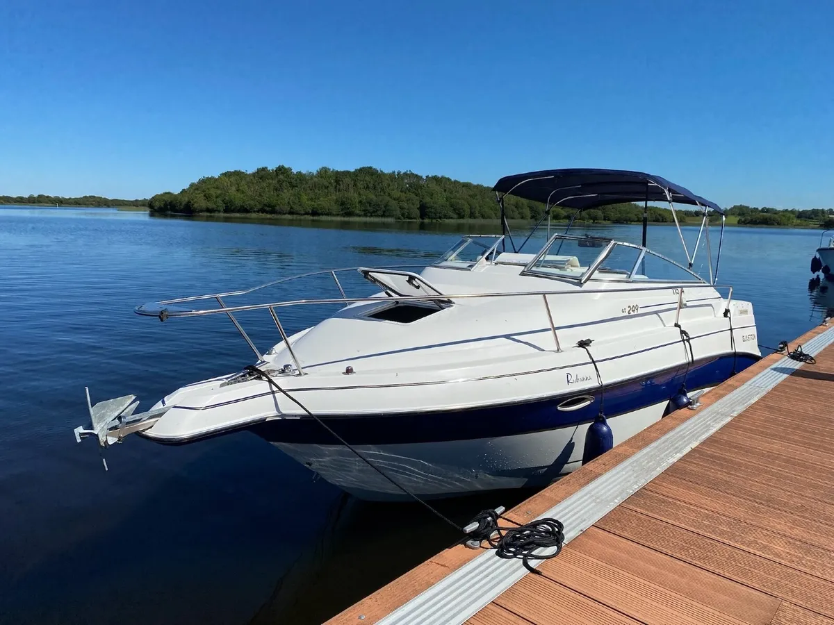 2001 Glastron GS249 Sports Cruiser - Image 4