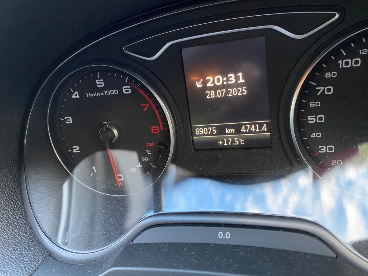 Audi A3 2015 - Image 2