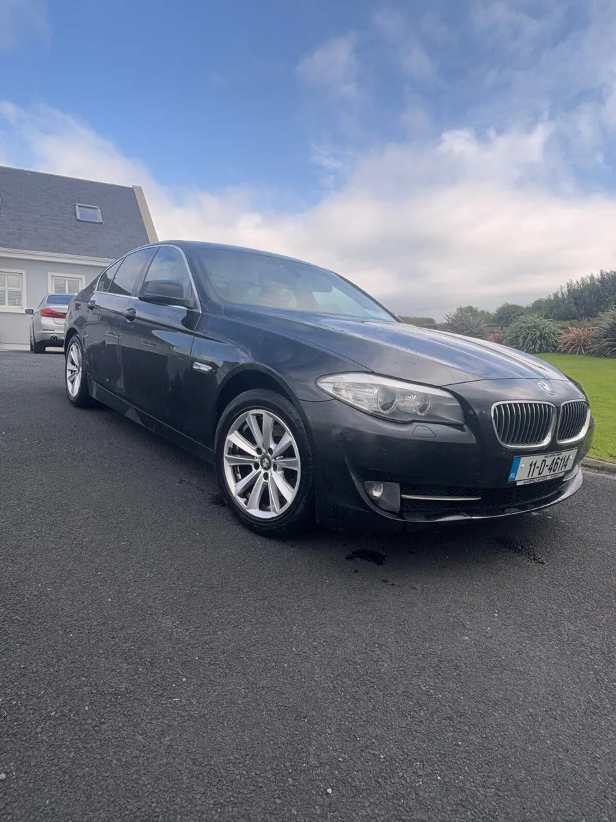 BMW 5-Series 2011 - Image 1