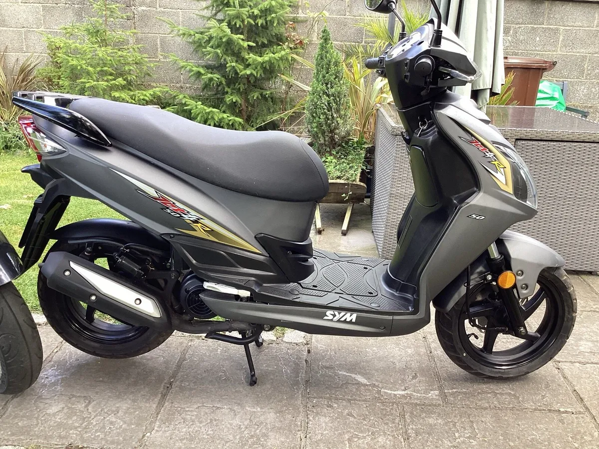 2 mopeds for sale, cheap and running - Image 3