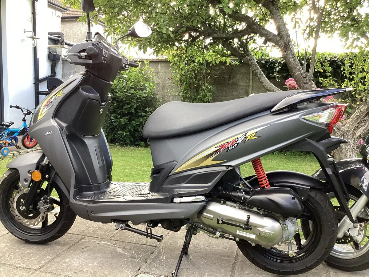 2 mopeds for sale, cheap and running - Image 4