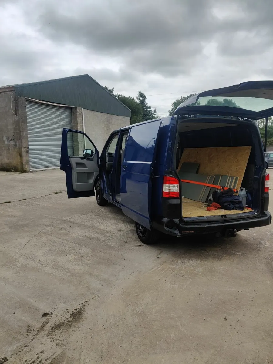 Volkswagen Transporter 2011 - Image 2