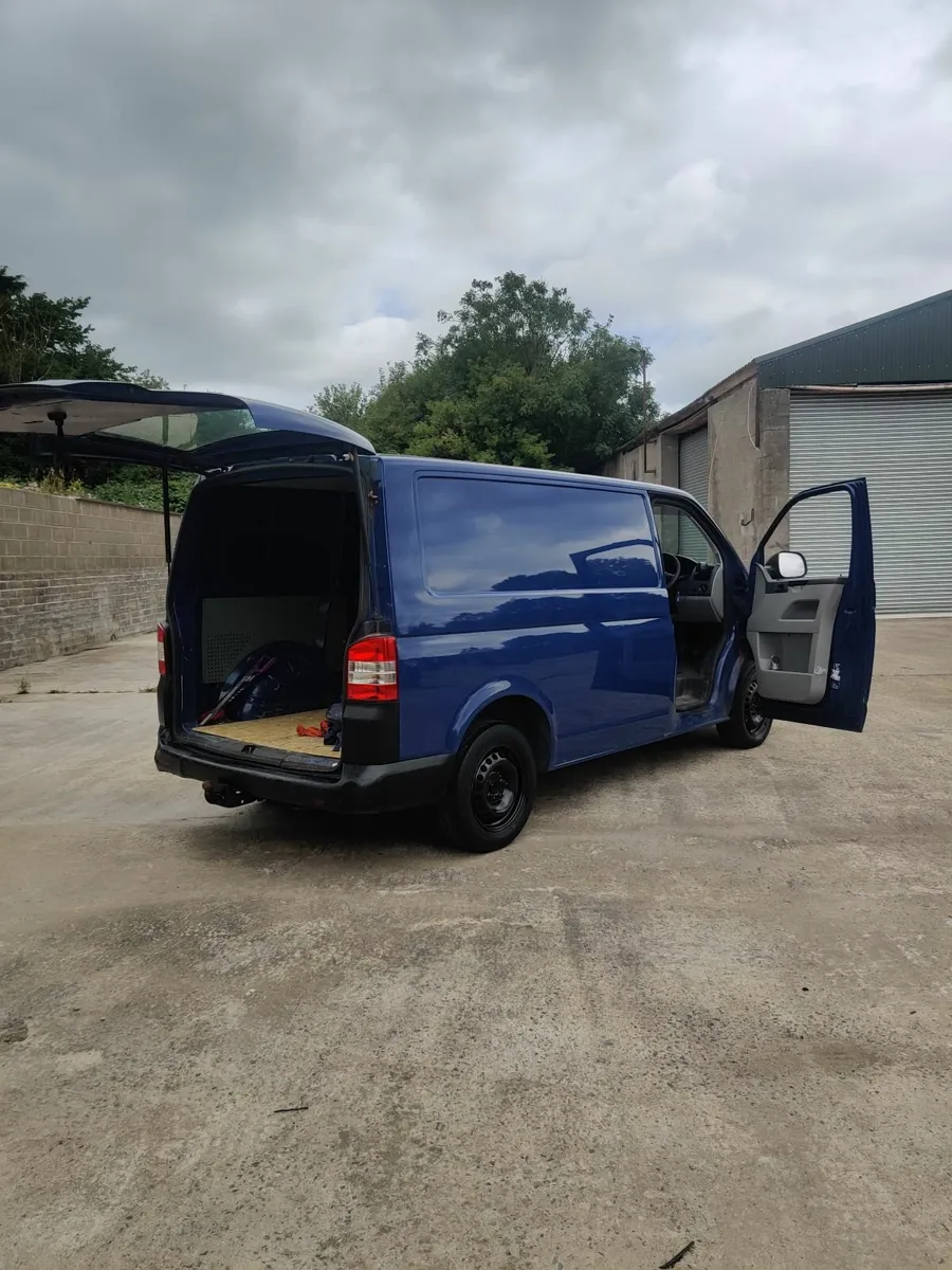 Volkswagen Transporter 2011 - Image 3