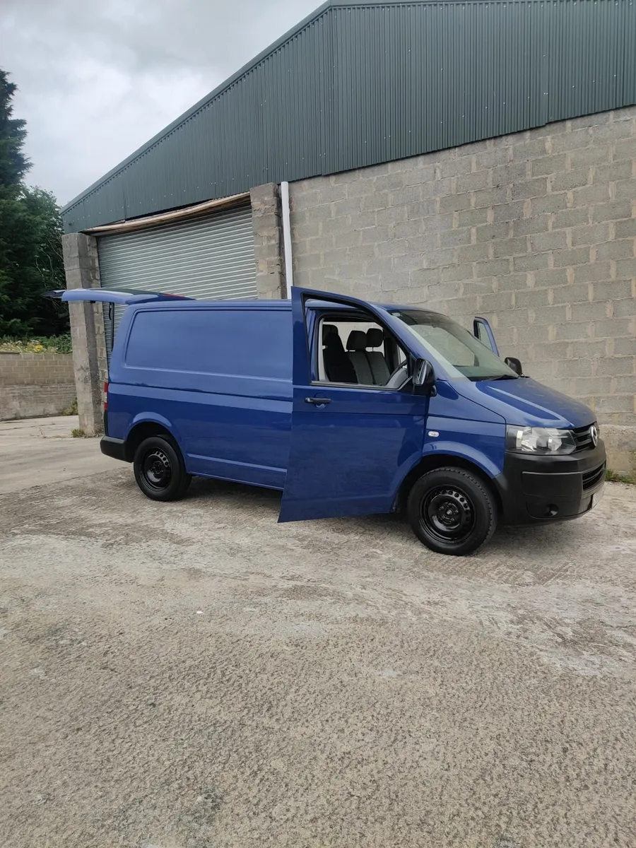 Volkswagen Transporter 2011 - Image 1