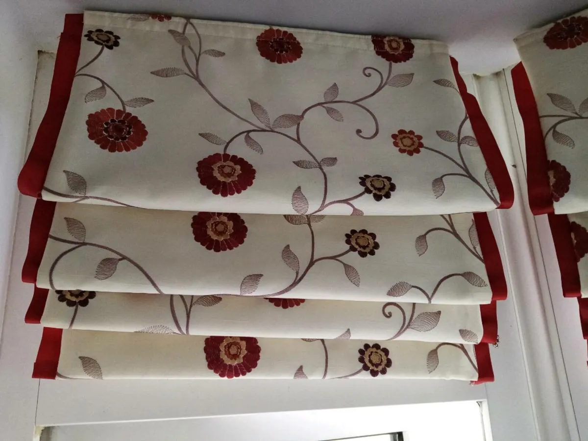 Roman Blinds and matching cushions - Image 3