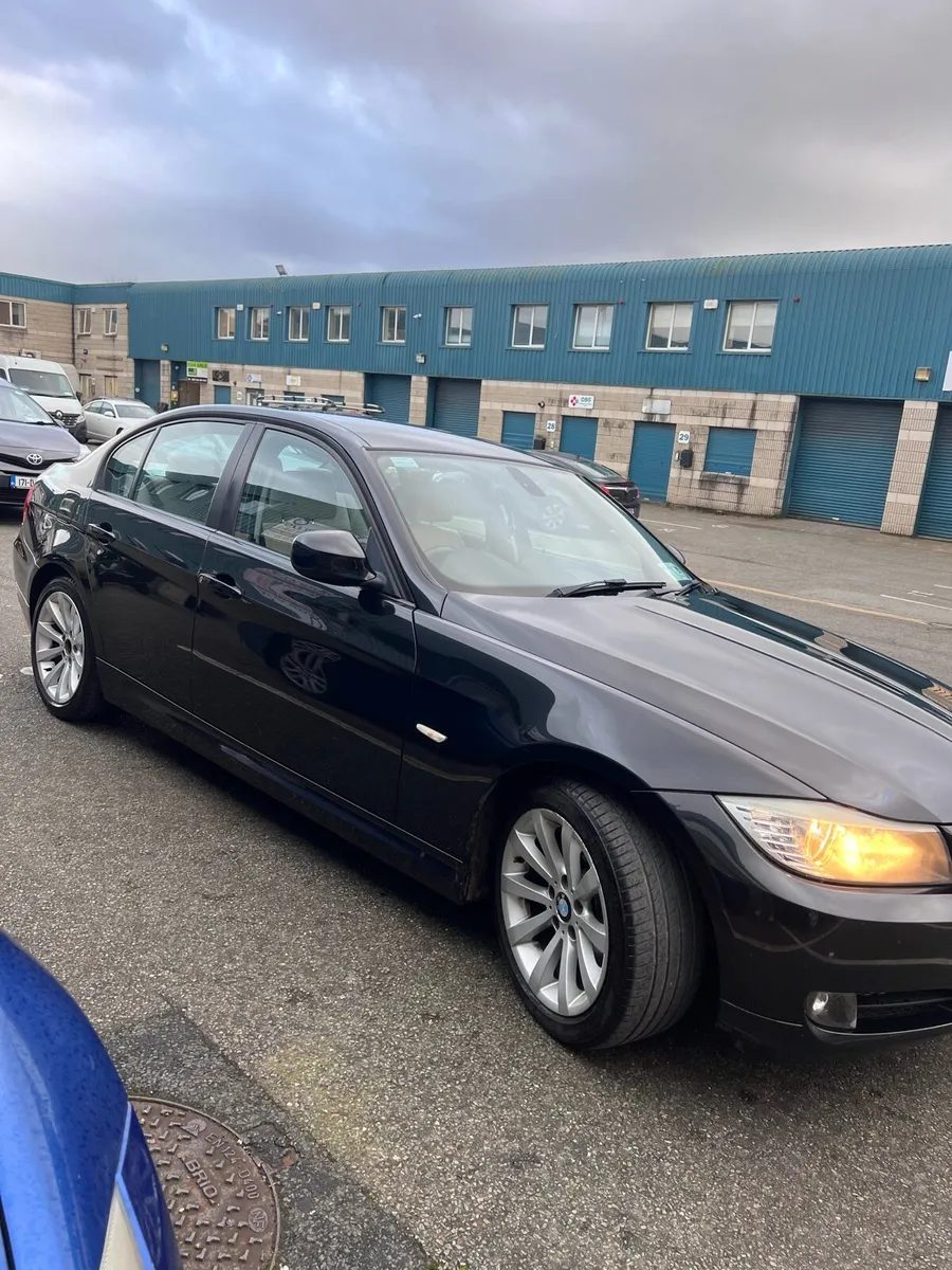 BMW 320I business Edition - Image 4