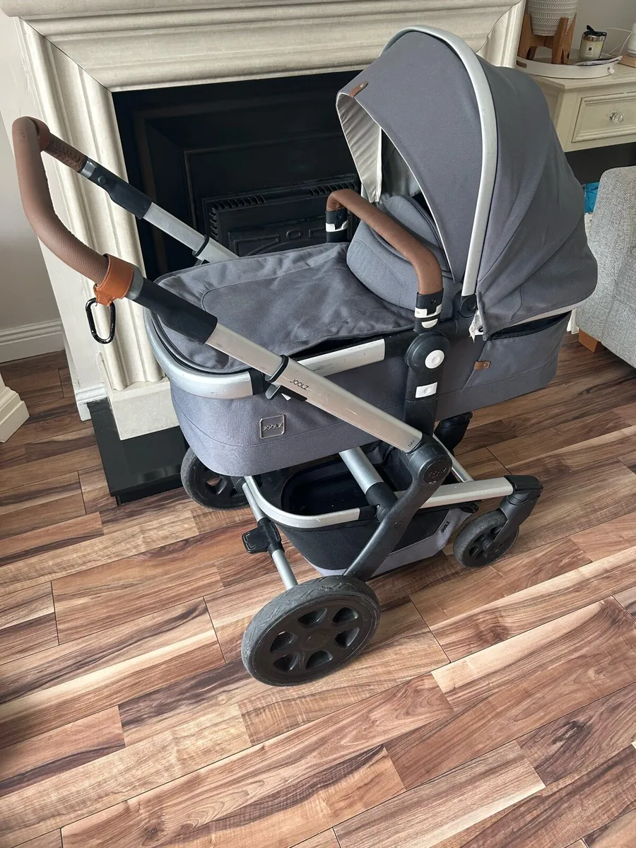 Joolz Day Pram, buggy and footmuff - Image 1