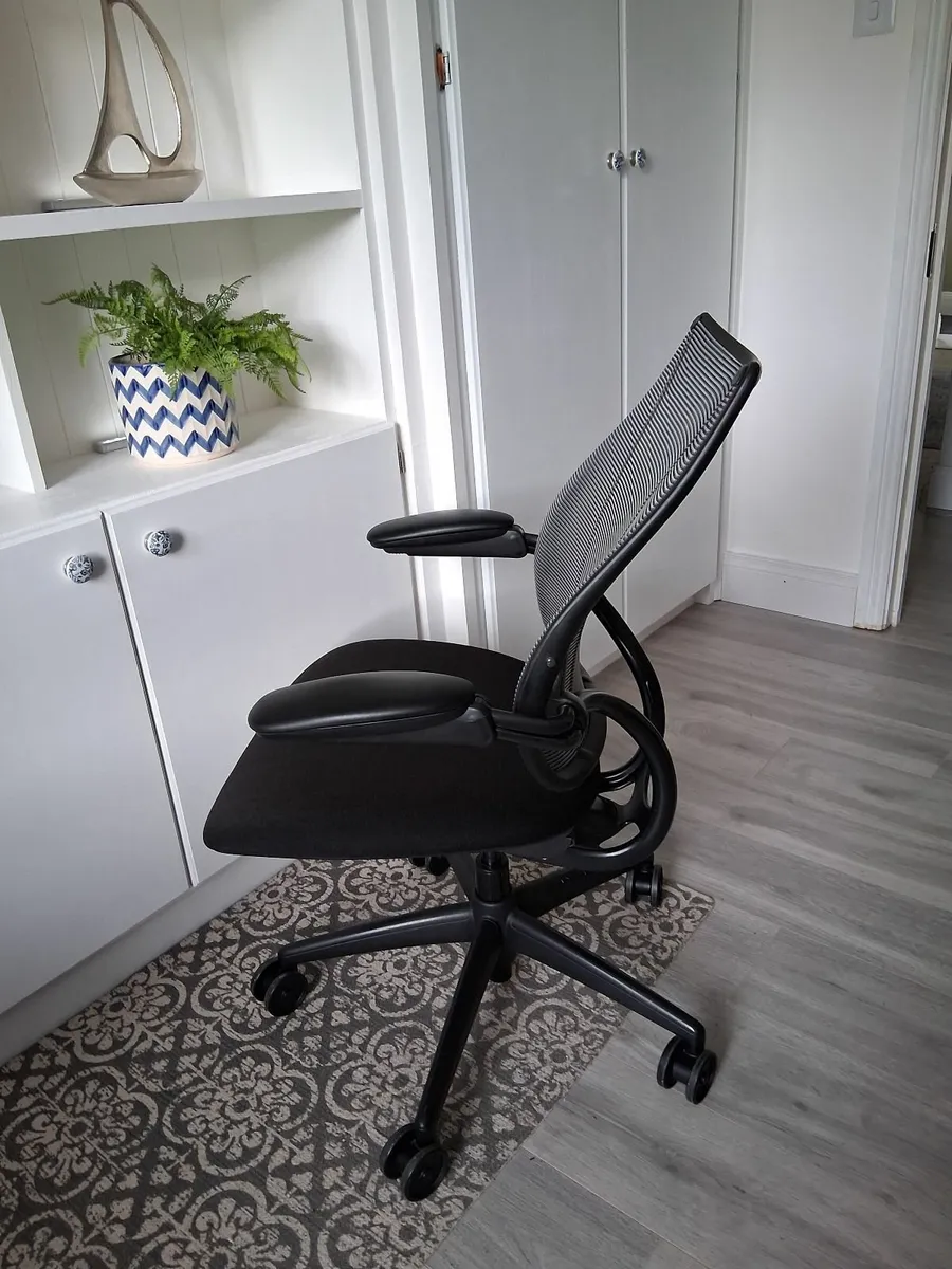 Ergonomic Office Chair - Image 3