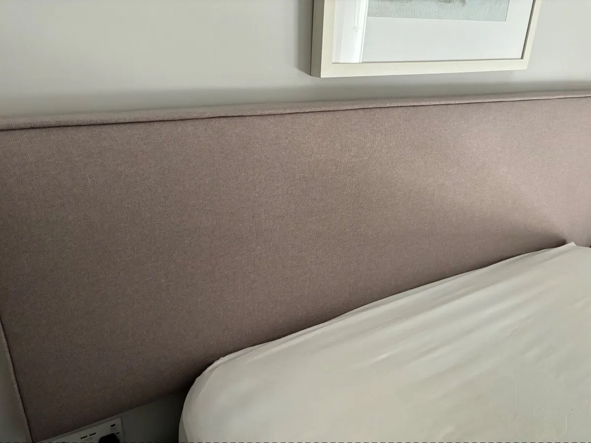 King size bed - Image 4