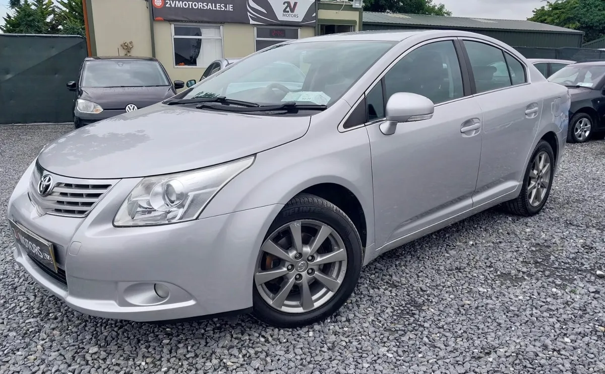 🔵 Toyota Avensis AURA 2.0 D4D LOW KM 125BHP - Image 2