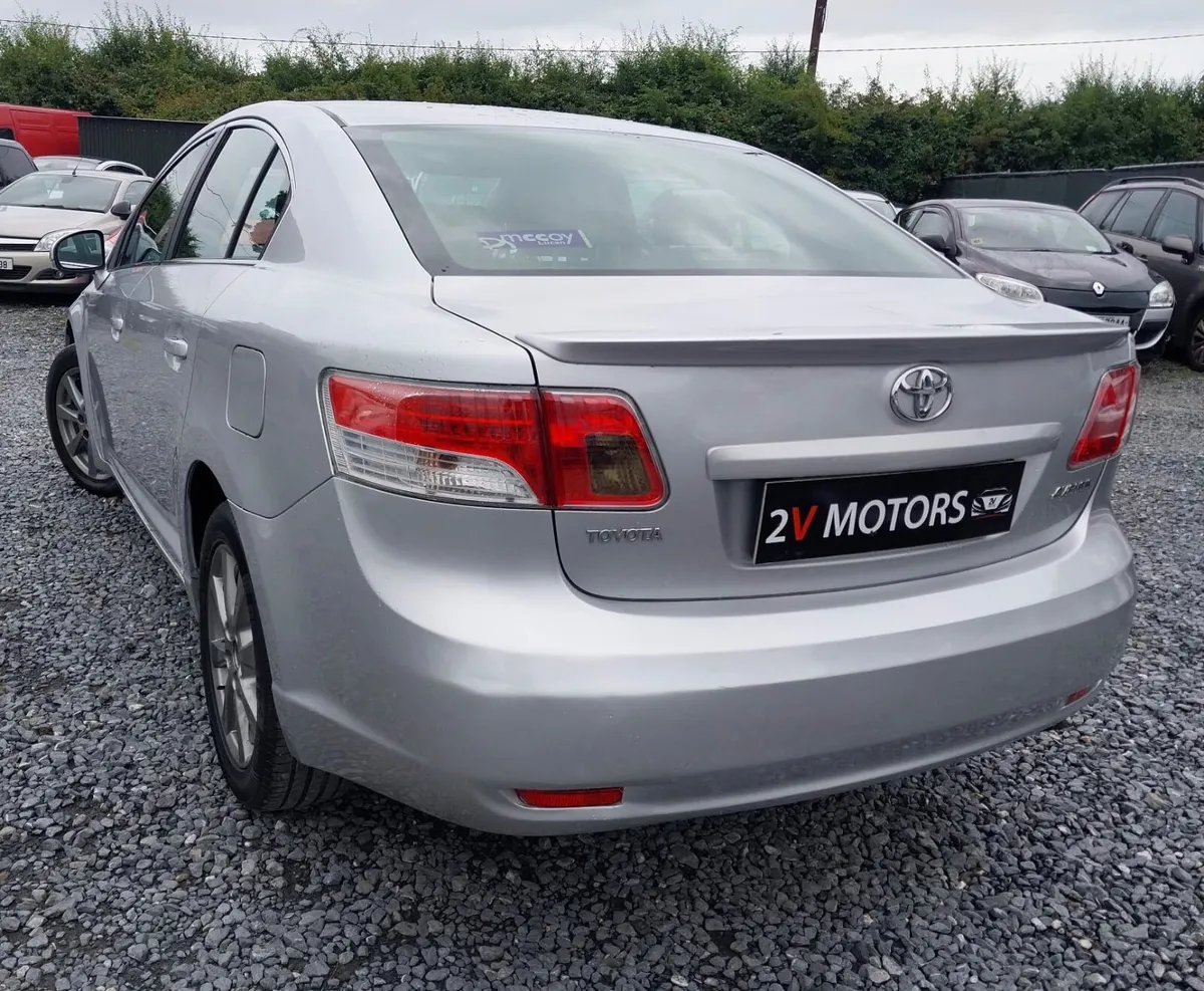 🔵 Toyota Avensis AURA 2.0 D4D LOW KM 125BHP - Image 4