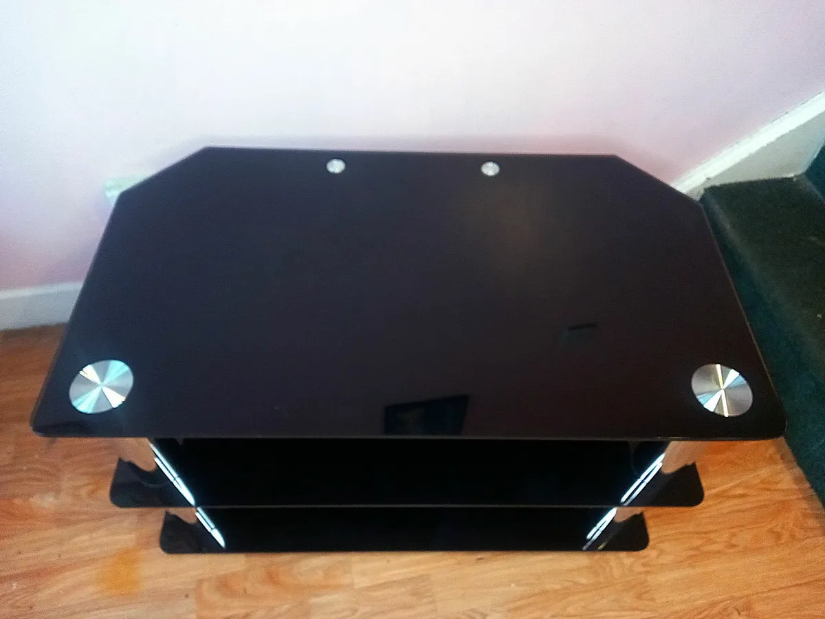 ▪️ Glass TV Unit - Modern Design ▪️ - Image 4
