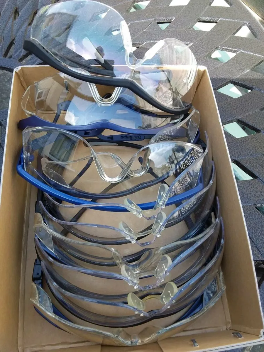 Disposable   Gloves  & safety spectacles - Image 3