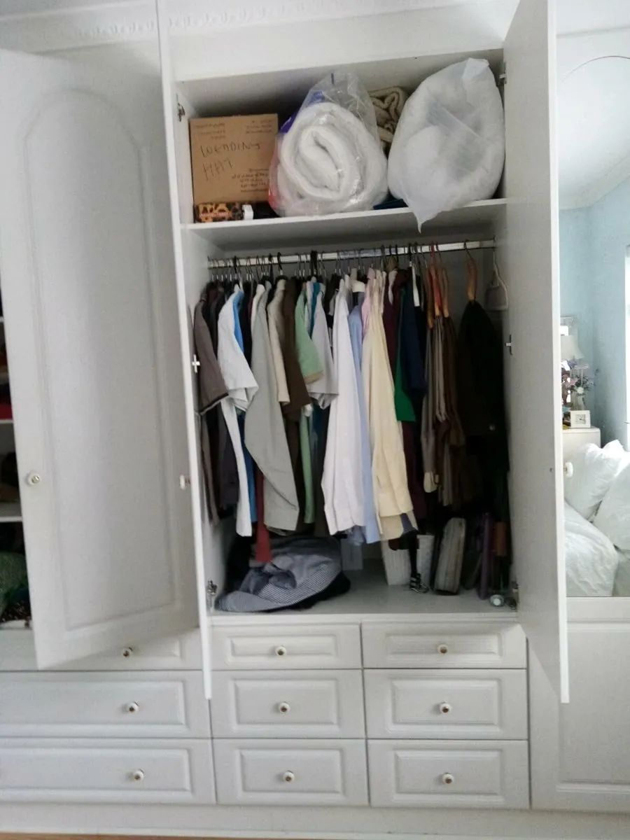 Fitted wardrobe - Image 3