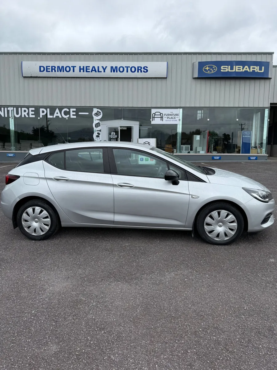 Opel Astra 2021 - Image 1