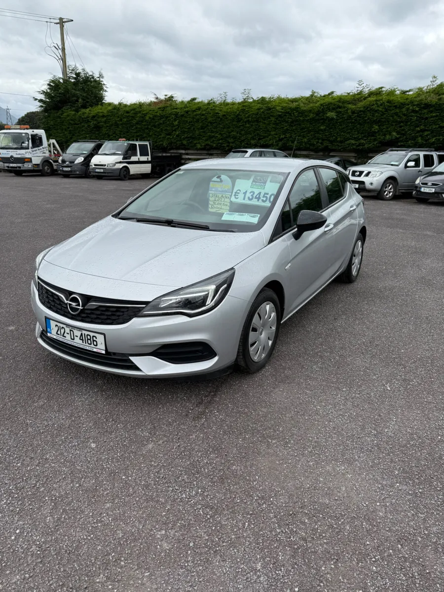 Opel Astra 2021 - Image 3