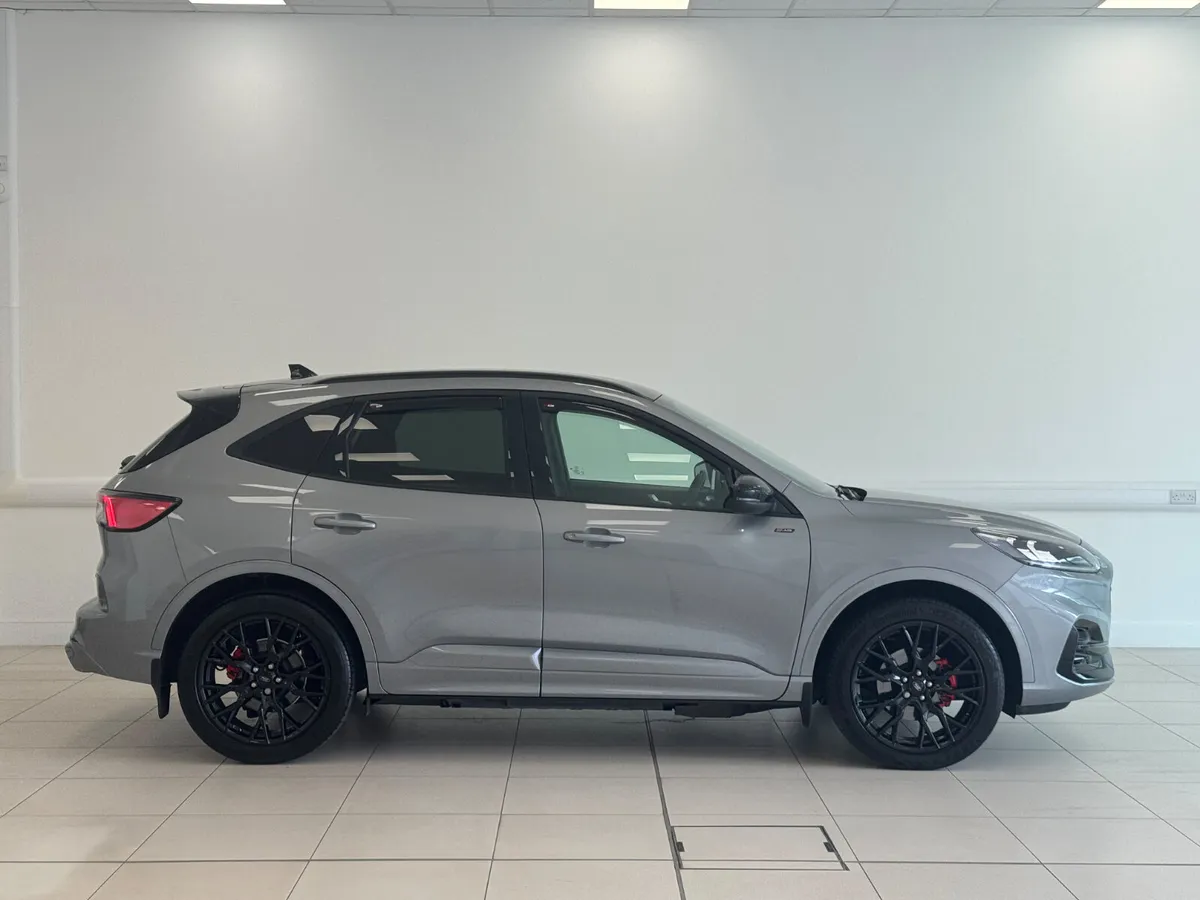 Ford Kuga 2023 - Image 3