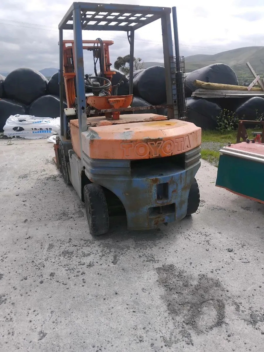 forklift - Image 2